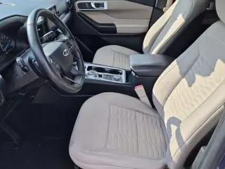 Ford Explorer 2020 con transmisión automática de cuatro ruedas y XLT, SUV de 4 puertas