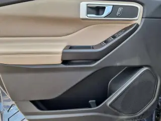 Ford Explorer 2020 con transmisión automática de cuatro ruedas y XLT, SUV de 4 puertas