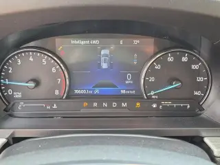 Ford Explorer 2020 con transmisión automática de cuatro ruedas y XLT, SUV de 4 puertas