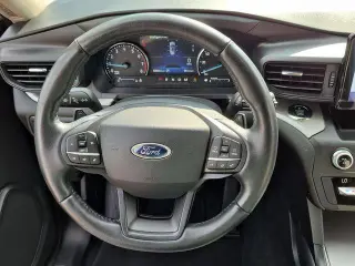 Ford Explorer 2020 con transmisión automática de cuatro ruedas y XLT, SUV de 4 puertas