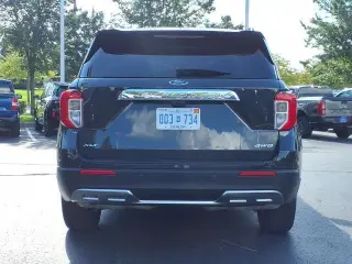 Explorador Ford 2023 AWD XLT 4dr SUV