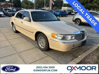Vehículo Lincoln Town Car 2000 Cartier 4dr Sedan