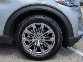 Ford Explorer 2025 AWD Platinum 4dr SUV