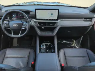 Ford Explorer 2025 AWD Platinum 4dr SUV