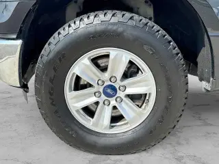 Ford F-150 2015 4x4 XLT 4dr SuperCrew 5.5 ft. SB