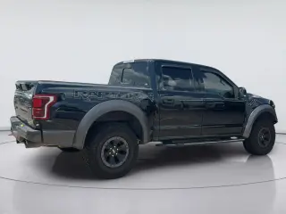Ford F-150 2018 4x4 Raptor 4dr SuperCrew con cabina de 5.5 m.