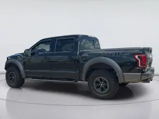 Ford F-150 2018 4x4 Raptor 4dr SuperCrew con cabina de 5.5 m.