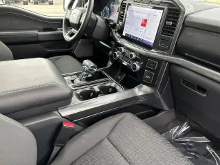 Ford F-150 2023 4x2 XL 4dr SuperCrew 5.5 ft. SB