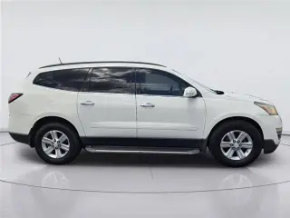 Chevrolet Traverse 2014 LT 4dr SUV con 2LT