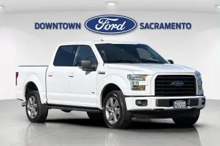 Ford F-150 2016 4x4 XLT 4dr SuperCrew con 5.5 ft. de ancho.
