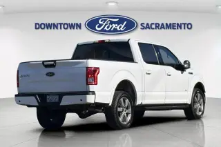 Ford F-150 2016 4x4 XLT 4dr SuperCrew con 5.5 ft. de ancho.