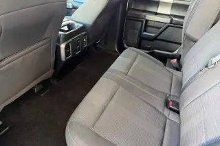 Ford F-150 2016 4x4 XLT 4dr SuperCrew con 5.5 ft. de ancho.