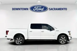 Ford F-150 2016 4x4 XLT 4dr SuperCrew con 5.5 ft. de ancho.