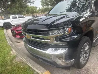 Chevrolet Silverado 1500 2020 4x2 LT 4dr Double Cab con 6.6 pies de ancho de carga.
