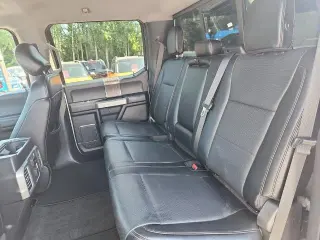 Ford F-250 Super Duty 2017 4x4 Lariat 4dr Crew Cab 6.8 ft. SB Pickup