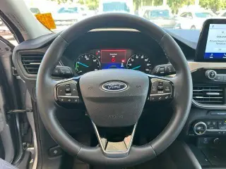Ford Escape Hybrid 2021 SE 4dr SUV