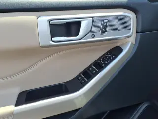 Explorador Ford 2023 AWD XLT 4dr SUV