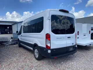 Ford Transit 2024 350 XL 3dr LWB Techo de Medio Piso Van de Pasajeros
