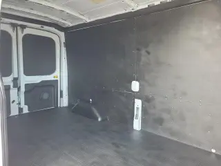 Ford Transit 2024 250 3dr LWB Techo de Medio Cuerpo Vehículo de Carga