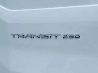 Ford Transit 2024 250 3dr LWB Techo de Medio Cuerpo Vehículo de Carga