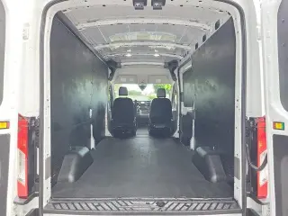Ford Transit 2024 250 3dr LWB Techo de Medio Cuerpo Vehículo de Carga