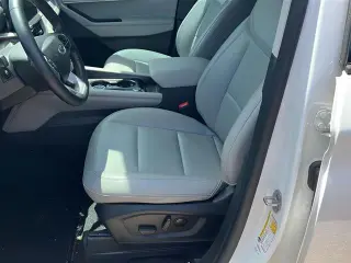 Ford Explorer 2025 Active 4dr SUV en español: 

Ford Explorer 2025 Active 4 tracción en español: