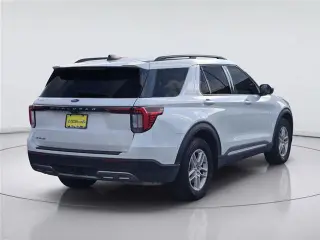 Ford Explorer 2025 Active 4dr SUV en español: 

Ford Explorer 2025 Active 4 tracción en español:
