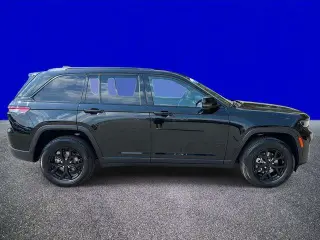 Jeep Grand Cherokee 2025 4x4 Laredo SUV de 4 puertas