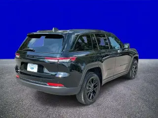 Jeep Grand Cherokee 2025 4x4 Laredo SUV de 4 puertas