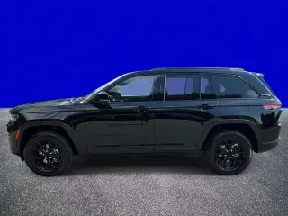 Jeep Grand Cherokee 2025 4x4 Laredo SUV de 4 puertas