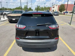 Jeep Cherokee 2021 4x4 Latitude Plus SUV de 4 puertas