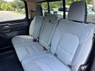 Ram 1500 2019 4x2 Big Horn Crew Cab 4 puertas, caja corta de 5.6 pies