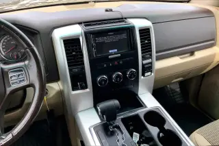 Ram 1500 2012 4x2 SLT 4dr Crew Cab batea de 5.5 pies