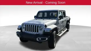 Jeep Gladiator 2023 4x4 Overland 4 puertas Crew Cab batea de 5.0 pies