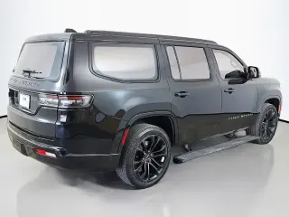 Jeep Grand Wagoneer 2022 4x4 Series II SUV de 4 puertas