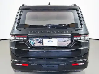 Jeep Grand Wagoneer 2022 4x4 Series II SUV de 4 puertas
