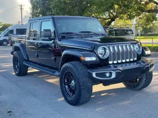 Jeep Gladiator 2022 4x4 Sport Cabina Doble de 4 puertas y caja corta de 5.0 pies