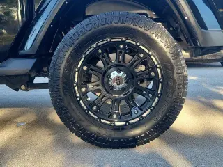 Jeep Gladiator 2022 4x4 Sport Cabina Doble de 4 puertas y caja corta de 5.0 pies