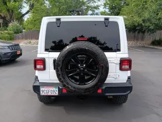 Jeep Wrangler Unlimited 2022 4x4 Sahara 4 puertas SUV