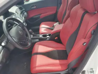 Sedán de 4 puertas Acura ILX 2022 con paquete Premium y A-SPEC