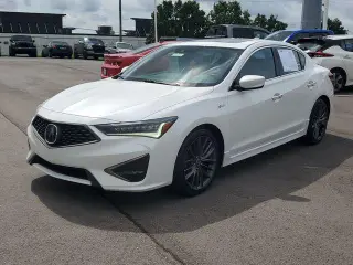 Sedán de 4 puertas Acura ILX 2022 con paquete Premium y A-SPEC