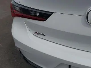 Sedán de 4 puertas Acura ILX 2022 con paquete Premium y A-SPEC