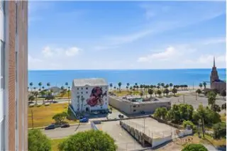 Rental property with 1 bedroom and 1.5 bathroom in Corpus Christi