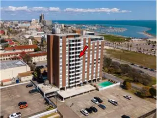Rental property with 1 bedroom and 1.5 bathroom in Corpus Christi