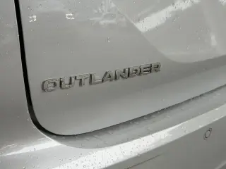 Mitsubishi Outlander PHEV 2023 AWD SE SUV de 4 puertas