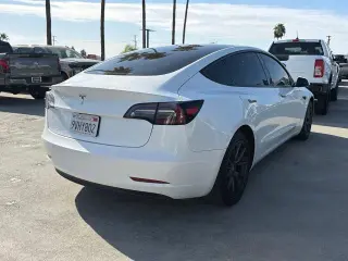 Tesla Model 3 2023 Sedán 4 puertas