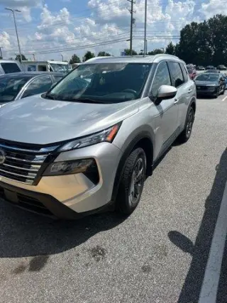 Nissan Rogue 2024 SV Crossover de 4 puertas