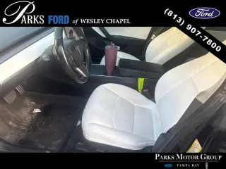 Tesla Model 3 Mid Range de 4 puertas y carrocería fastback de 2018