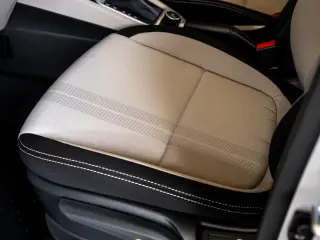 Hyundai VENUE 2025 SEL Crossover de 4 puertas