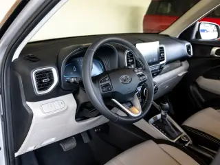 Hyundai VENUE 2025 SEL Crossover de 4 puertas